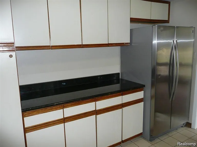 Lots of kitchen storage