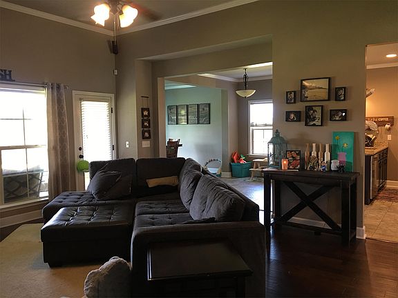 2nd image of 114 Dawson Ln