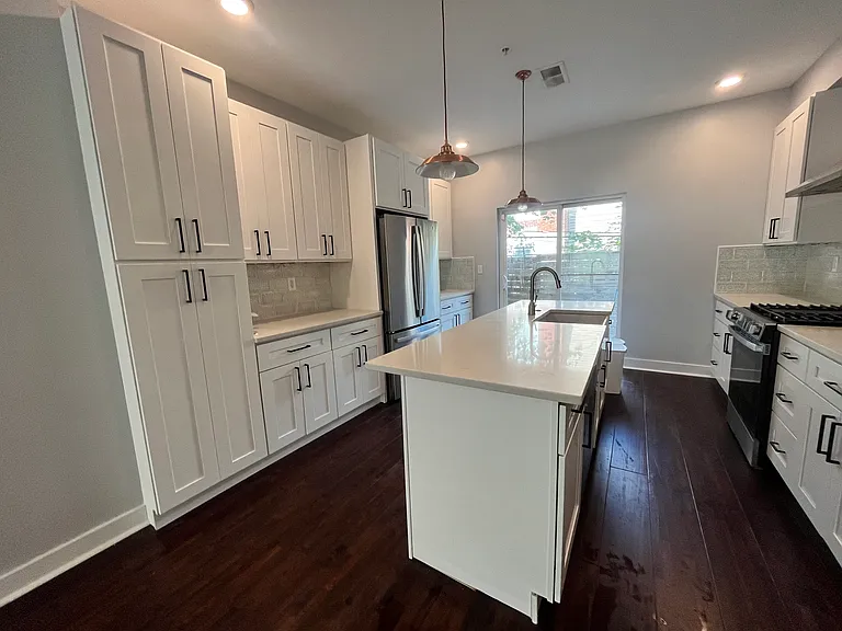 1328 S Bouvier St — Photo 3