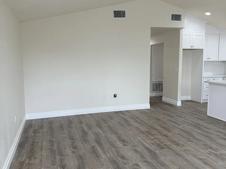 5772 Garden Grove Blvd — Photo 9