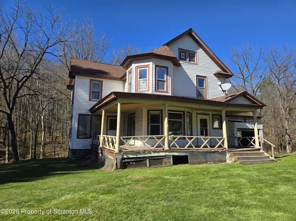 2007 Maple Rd, Dalton, PA 18414