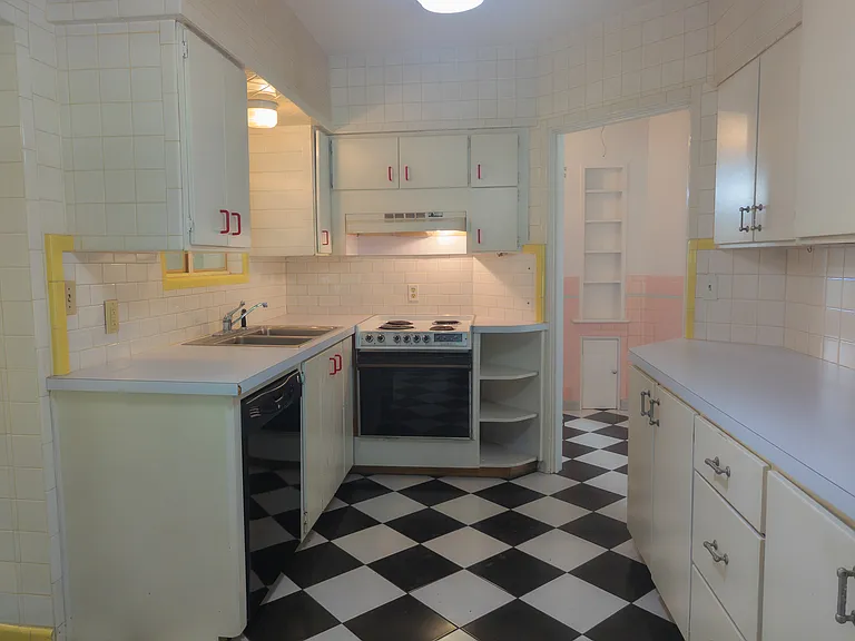 3409 E Starr Ave — Photo 10