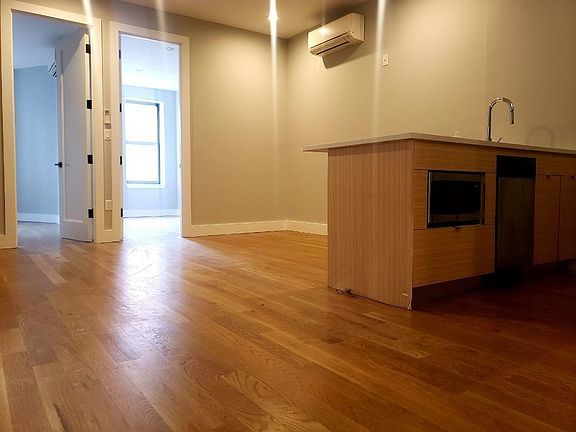 2nd image of 1556 Greene Ave #2B