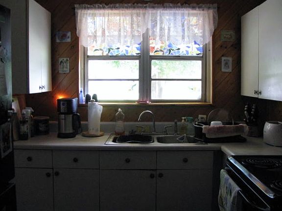 Kitchen ~ View of Front Yard