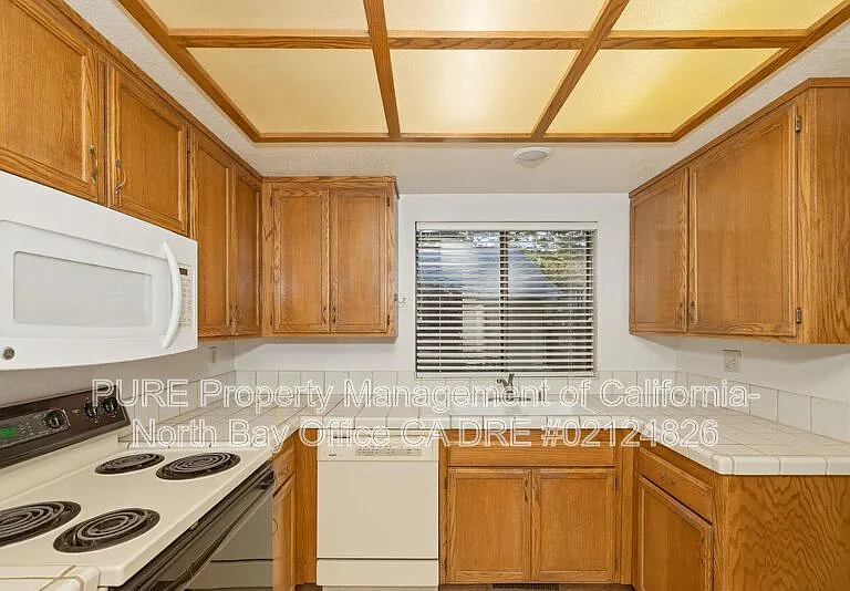 2102 Chianti Dr — Photo 4