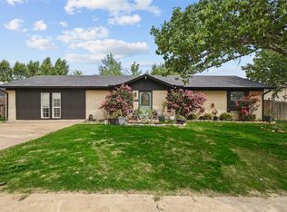 802 S Western Hills Dr, Howe, TX 75459