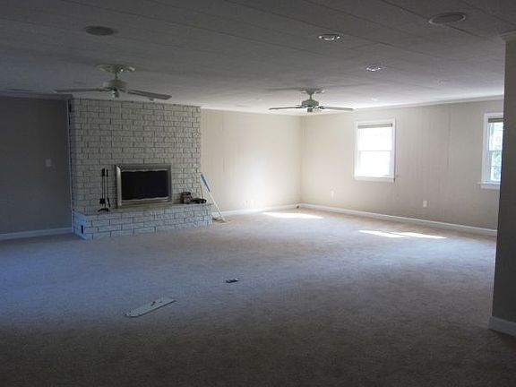 3rd image of 8319 Carneal Ln