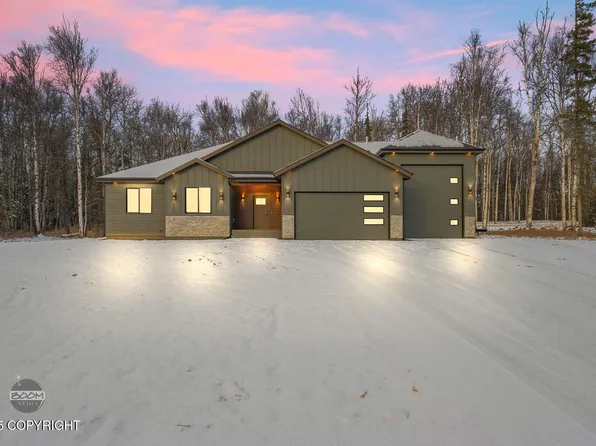 2073 W Cashatt Dr, Wasilla, AK 99654