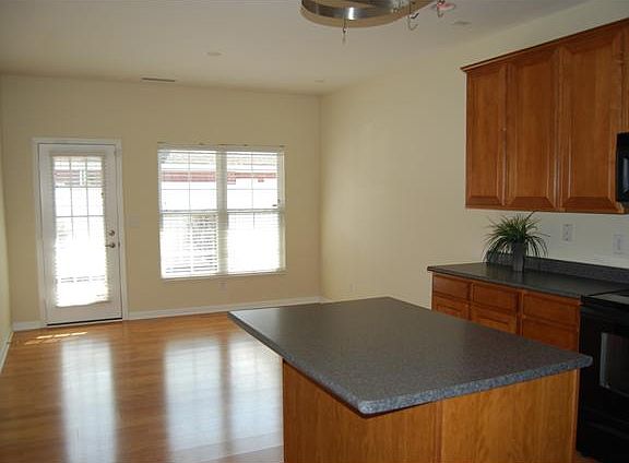 breakfast area_02152013