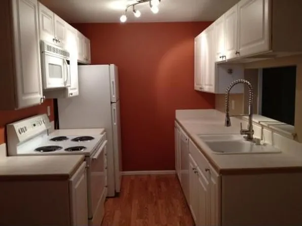 14200 NE 171st St #203, Woodinville, WA 98072