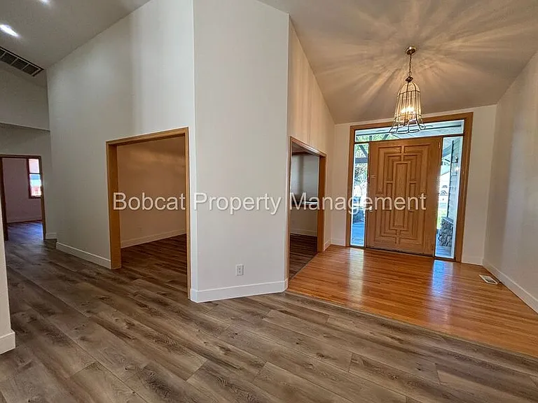 1300 Bridle Way — Photo 4