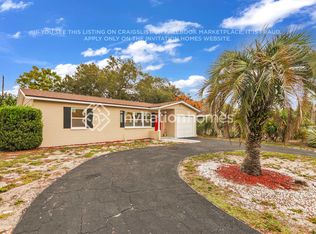 10411 Cirimoya Ln, Seminole, FL 33772