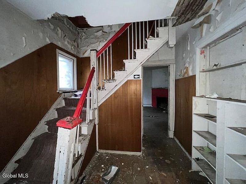 2nd image of 814 Bedford Road