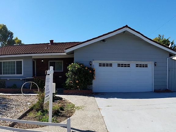 3rd image of 1667 Arbor Dr