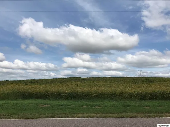 14160 Pawnee Rd, Bennington, NE 68007