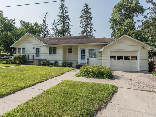 114 1st Ave SE, Pelican Rapids, MN 56572