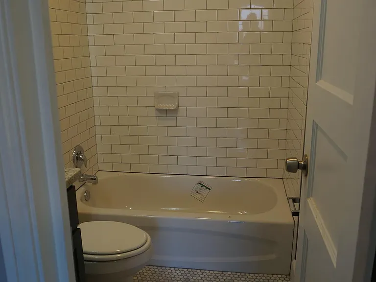 2 Friendship Cir #2 — Photo 11
