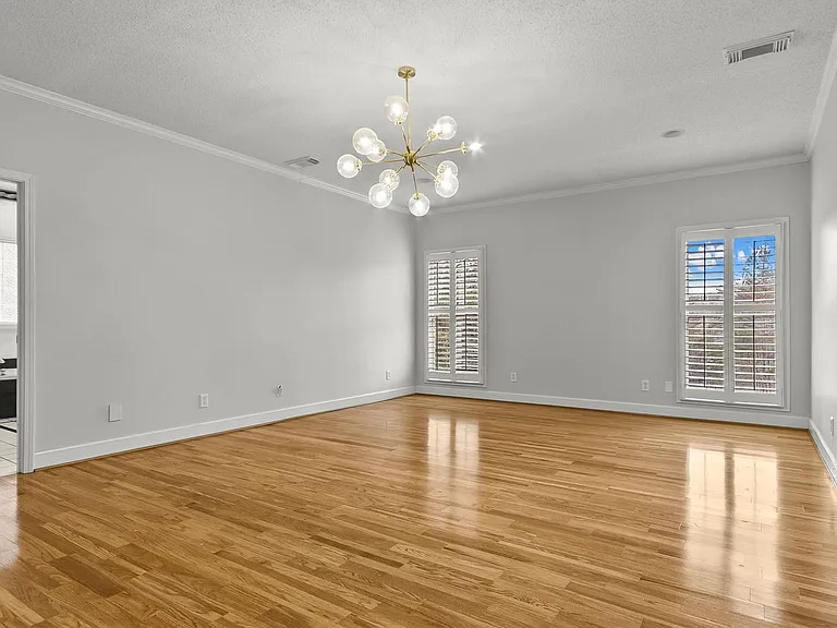 10495 Royal Points Dr — Photo 31