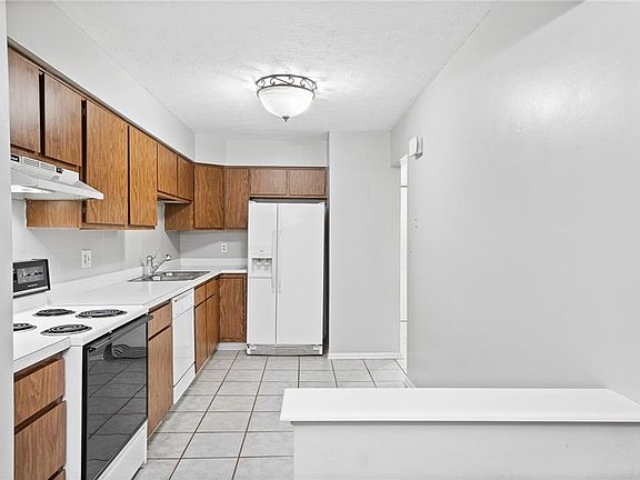 5th image of 7593 Creekwood Dr #22A