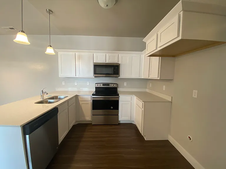 354 W 490 N — Photo 2