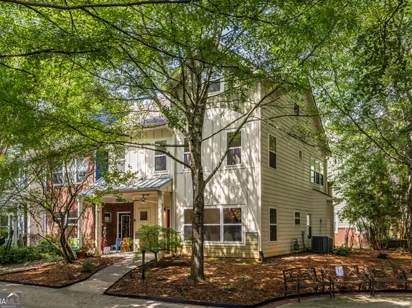 1001 Dancing Fox Rd, Decatur, GA 30032