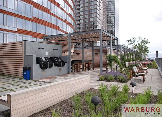 Sold by Warburg | media 22