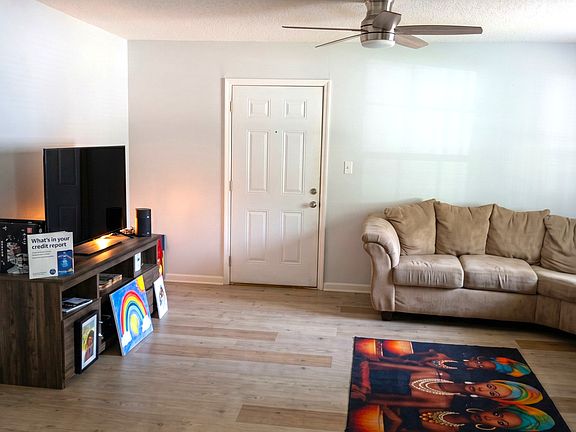 2nd image of 3201 Tyndall Dr