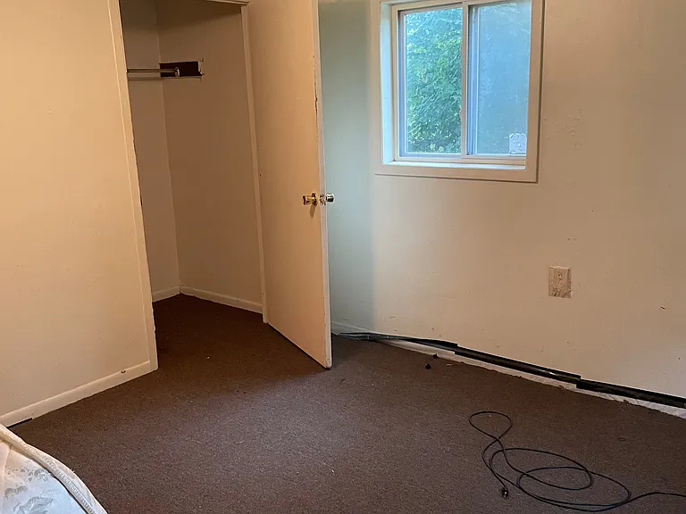 34479 Glen St — Photo 6
