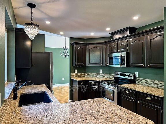 5th image of 4249 SE Fairway Cir
