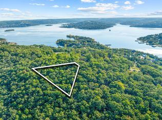 000 Whispering Hill Drive, Blue Eye, MO 65611