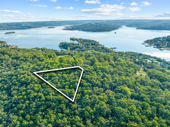 000 Whispering Hill Drive, Blue Eye, MO 65611