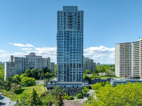 18 Graydon Hall Dr #809, Toronto, ON M3A 0A2