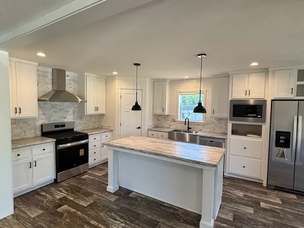 3 Rose Ln, Sturbridge, MA 01566
