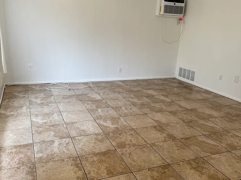 3529 W Cornelia Cir #3 — Photo 4
