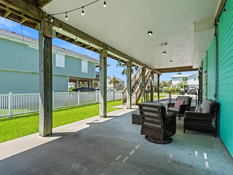 3923 Reeves Dr — Photo 31