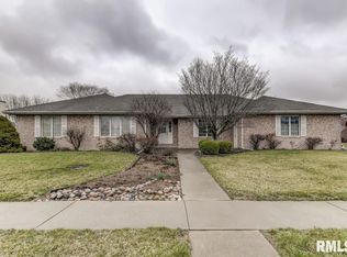 2621 Hazelnut Dr, Springfield, IL 62702