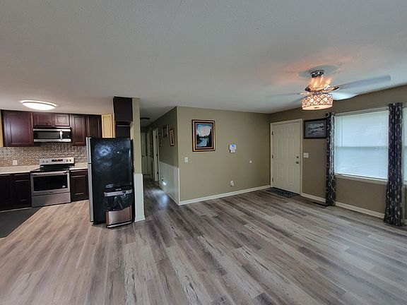 5th image of 113 Rockwood Dr