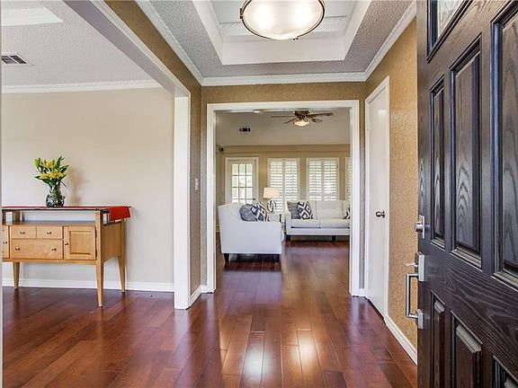 2nd image of 2905 Shalimar Dr