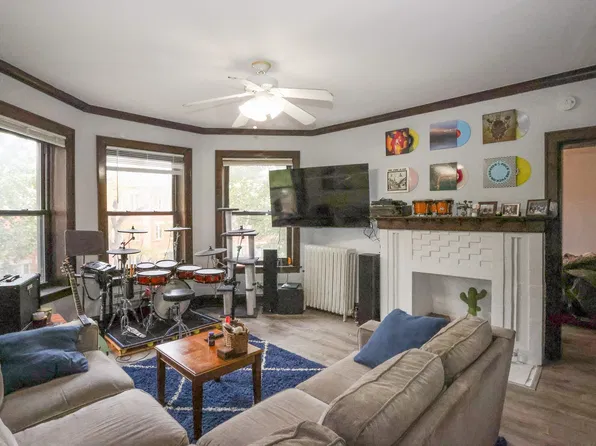 913 W Sheridan Rd APT 7, Chicago, IL 60613