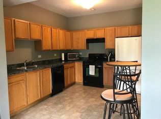 2242 Flagstone Ln, Carpentersville, IL 60110