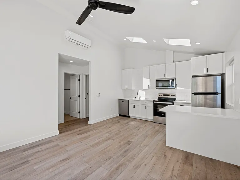 3604 Oleander Dr — Photo 8