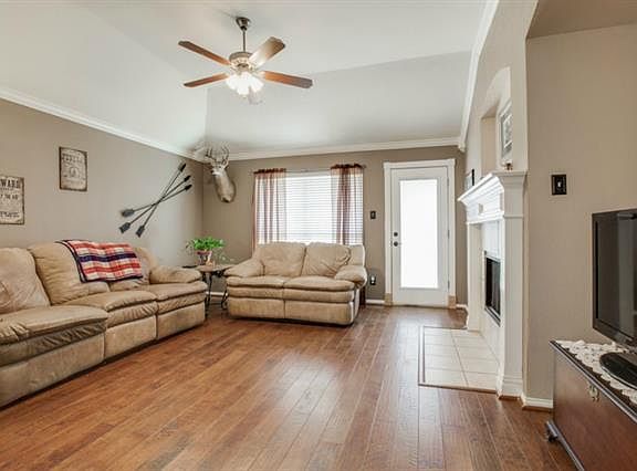 5th image of 3809 Sevenoaks Dr