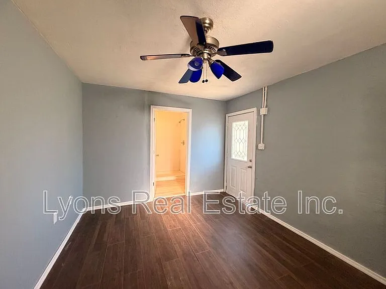 8406 Sevigny Dr — Photo 11