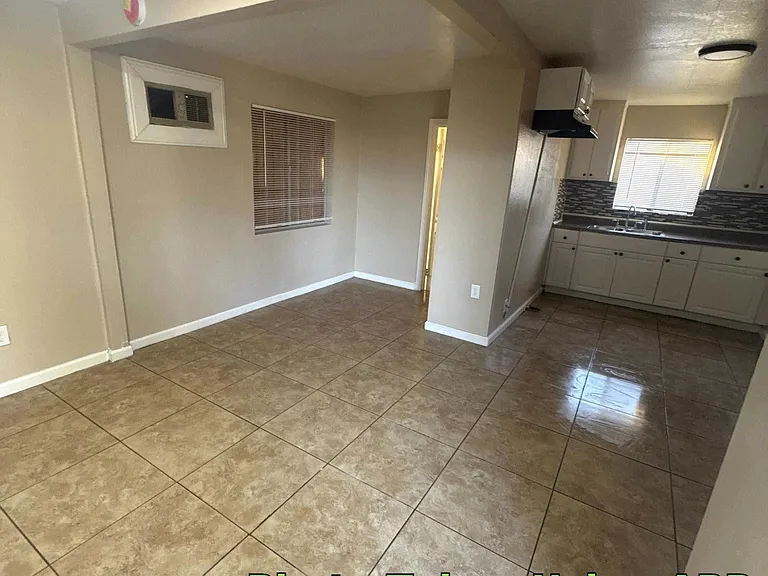 2506 E California Ave — Photo 6