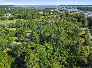 6620 Neshoba St, Biloxi, MS 39532