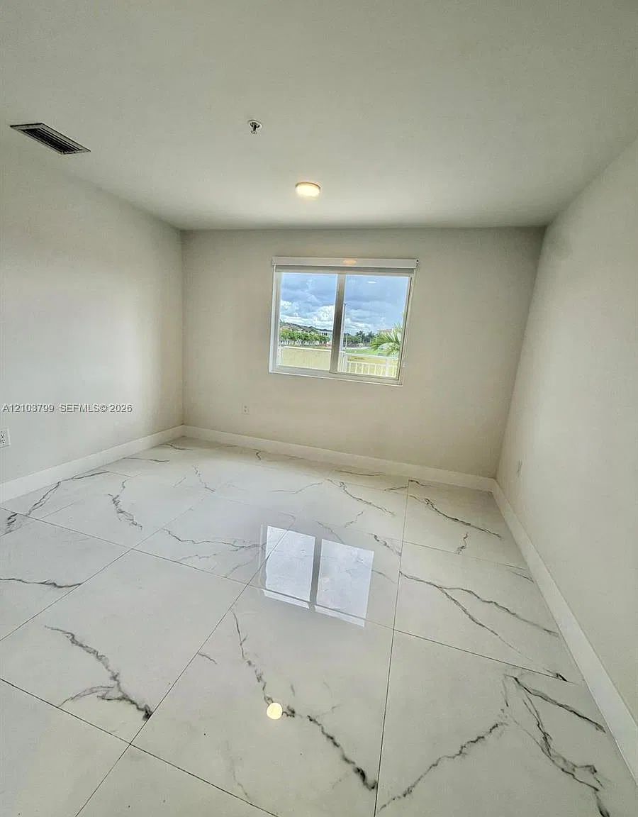 Islands At Doral 1st Addi — Photo 4