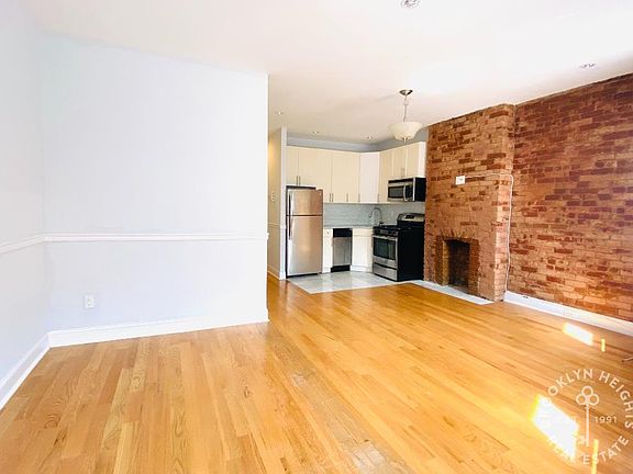4th image of 620 Washington Ave #1