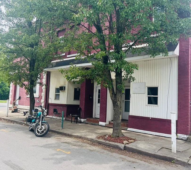 201 N Cedar St