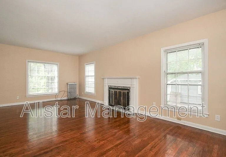 2100 Cottage Grove Dr — Photo 28