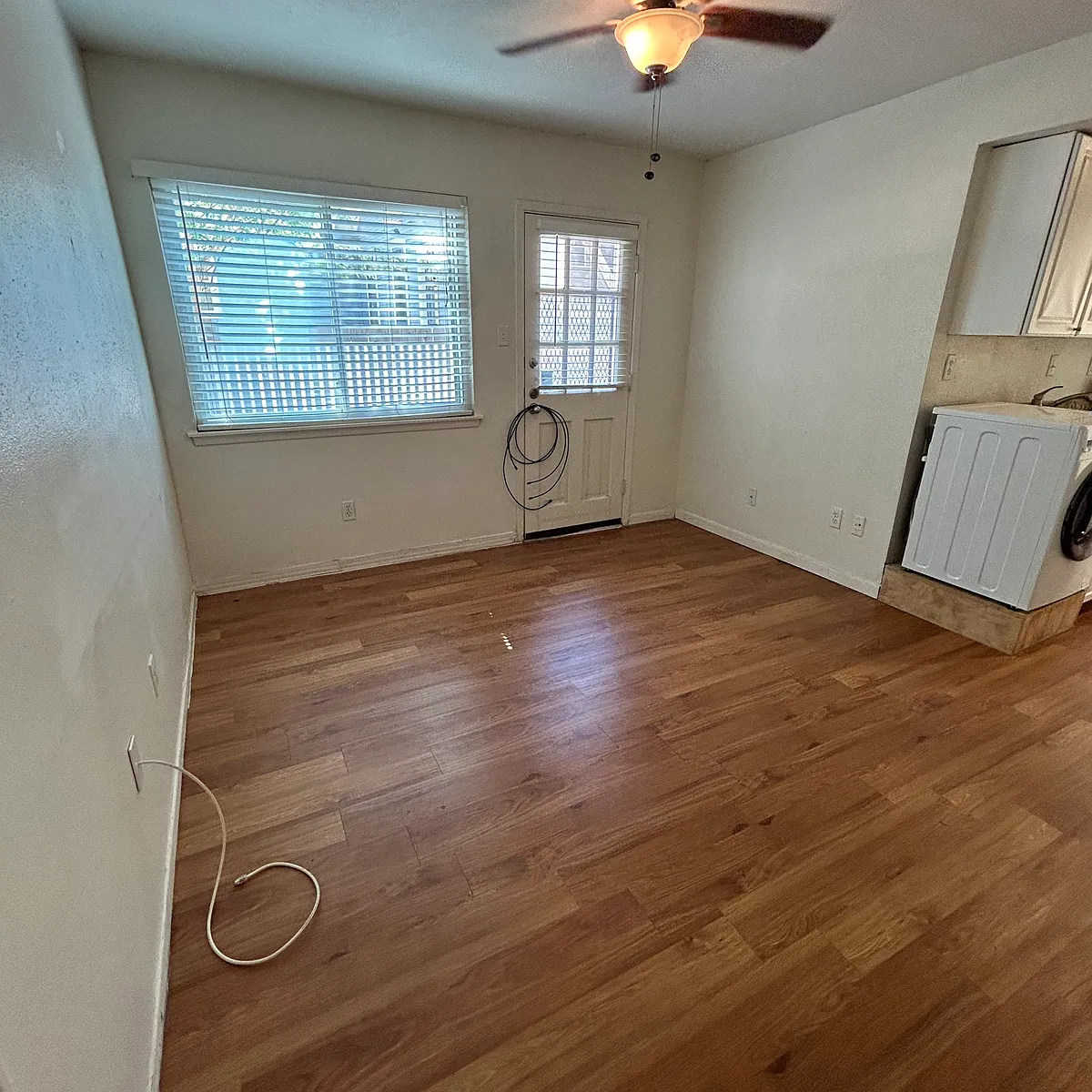Building Photo - 1106 W 22nd St #3